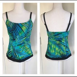 NWOT tankini with soft cup bra